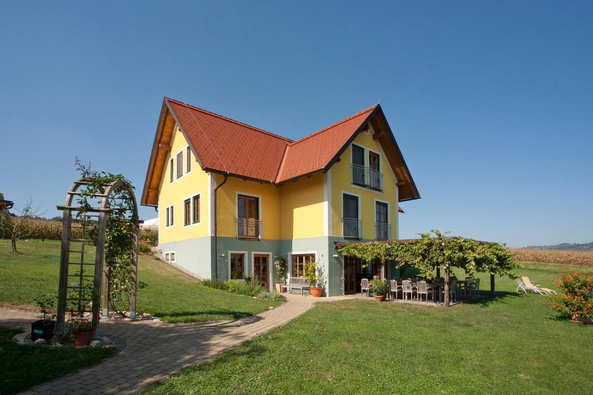 Weingut Winzerhof Gaestezimmer Grebenz Großklein Dış mekan fotoğraf